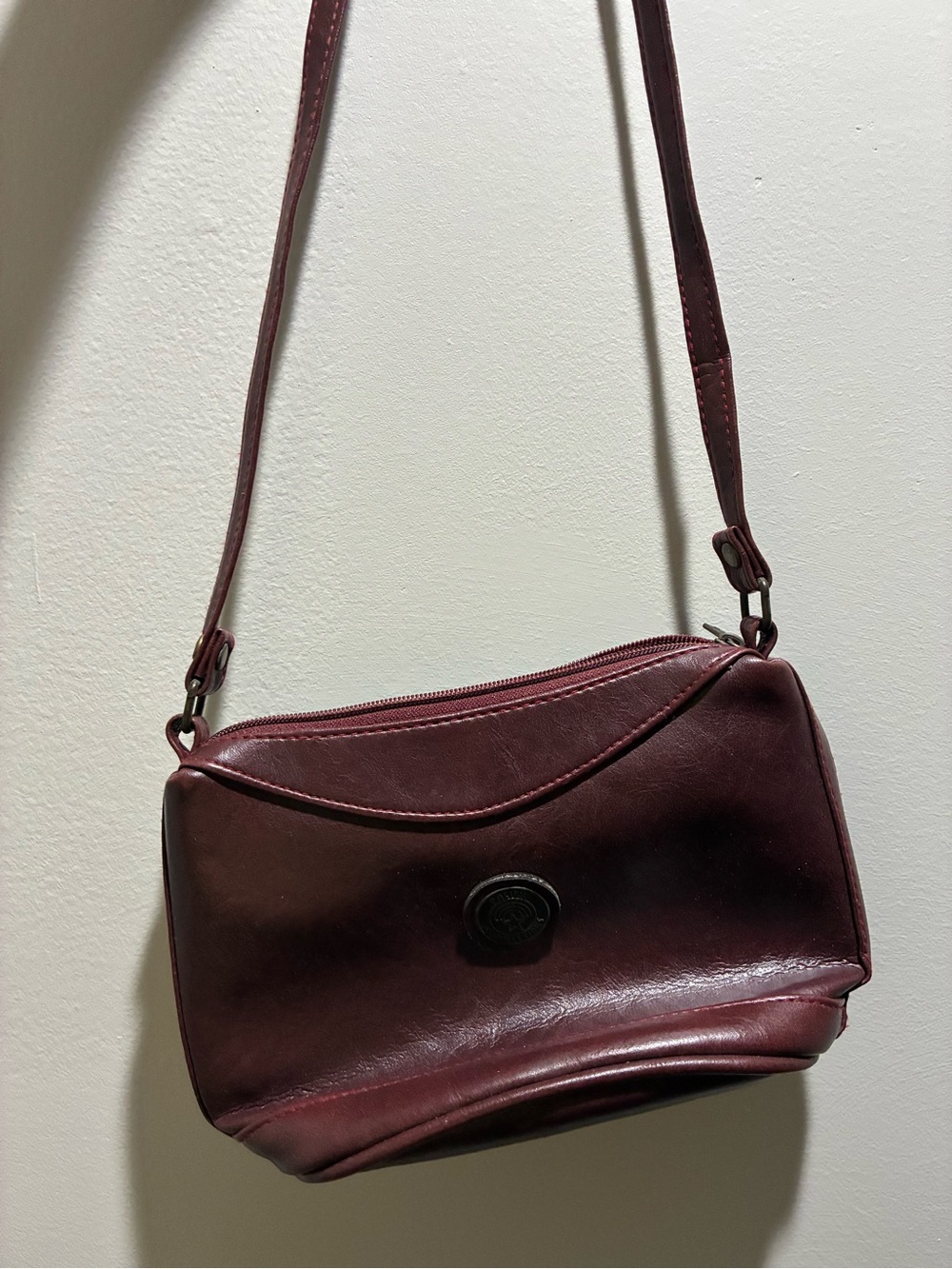 Vintage Pacific Connections Burgundy